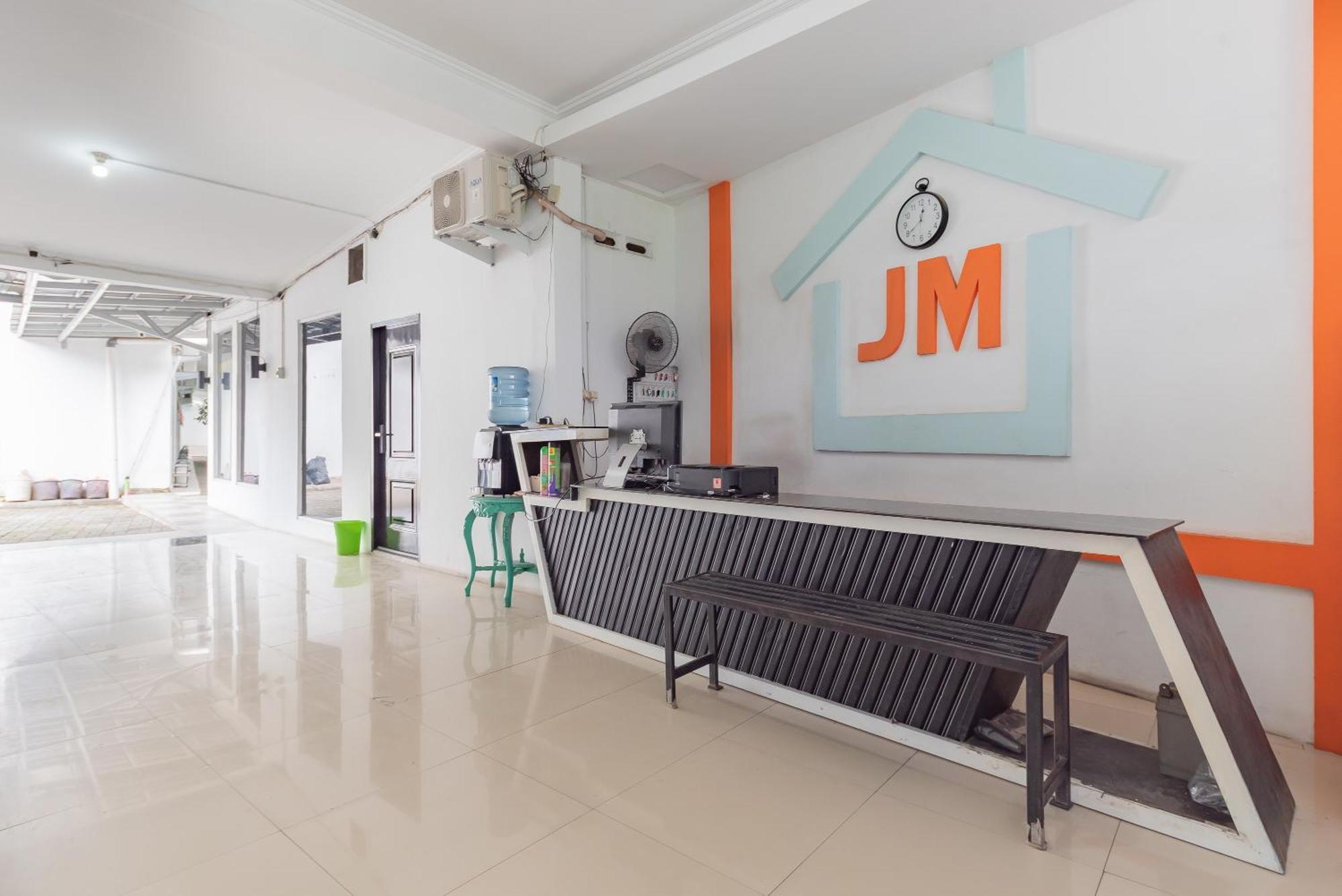Reddoorz At Jalan Otista Karawang Hotel ภายนอก รูปภาพ